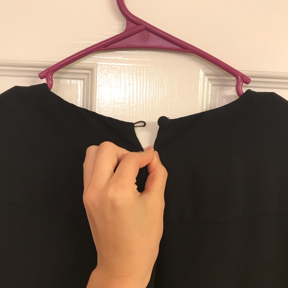 Carmen Marc Valvo Pleated-Trim Elbow-Sleeve Blouse - Picture 14 of 14